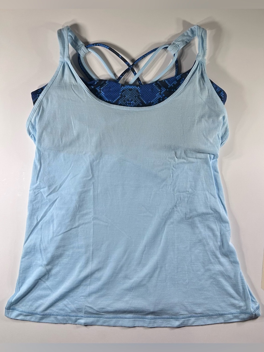 Lululemon Built-In Bra Yoga Tank Athleisure Light Blue Snakeskin Women’s 8